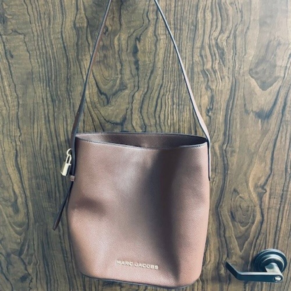 Marc Jacobs Tan/Light Brown Shoulder Bag